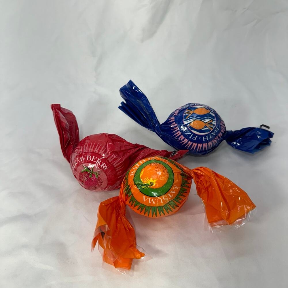 New!! VTG lot of 3 “The Body Shop” bath Fizzy